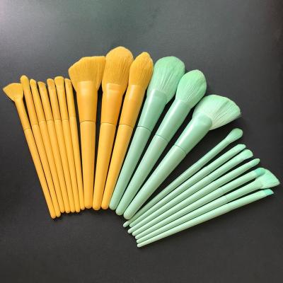 China Angular Blush 10pcs Wooden Makeup Brush Set Drop Shipping Cute Yellow Green Handle Synthetic Hair Make Up Brush Set for sale