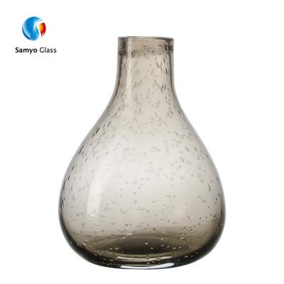 China Modern Traditional Vintage Style Hand Blown Glass Vase For Wedding for sale