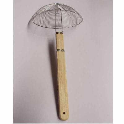 China Drain Oil High Quality Stainless Steel Strainer With Wooden Handle For Kitchen for sale