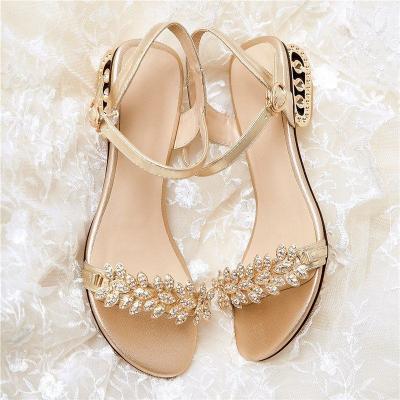 China Fashion trend 2022 summer season collection flat gold leather sandals for women and ladies on sale for sale