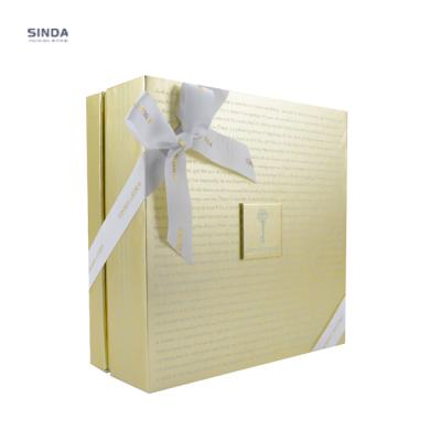 China Luxury Custom Made Materials Custom Packaging Boxes Recycled Logo Printed Eco Friendly Christmas Gift Box for sale