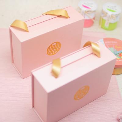 China Recycled Materials Pink Hardcover Gift Wrapping Is Used For Party Weddings for sale