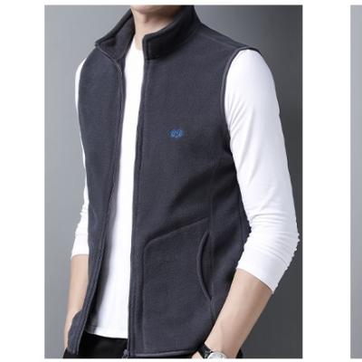 China Gray Anti-wrinkle Fleece Mens Battery Power Bank USB Heated Vest for sale