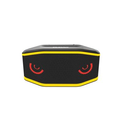 China Manufacturer Customize Custom LED Flashing Light Logo 6 Hour Playtime TF Card BT5.0 IPX7 Portable Wireless Speaker AUX Speaker. waterproof shower for sale