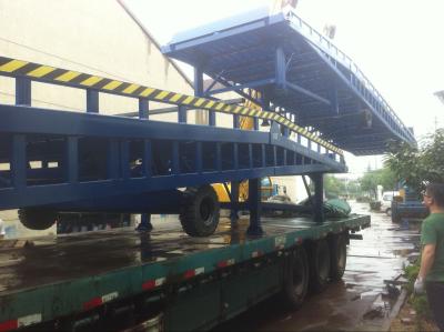 China Manual Hydraulic Mobile Loading Ramp 2300kg Weight Portable Forklift Ramp for sale