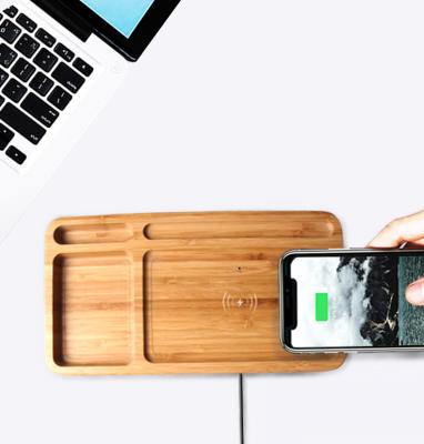 China Desktop Premium Wireless Organizer Charger Gifts Mobile Phone Business Sustainable Bamboo Wireless Charging Pad for sale