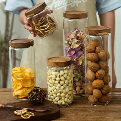 China Sustainable Borosilicate Kitchen Food Glass Storage Jars Set with Bamboo Wood Lid for sale