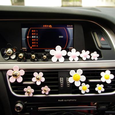 China Daisy Flower Car Air Conditioner Interior Accessories Car Decoration Hot Air Freshener Clip Fragrance Mouth Air Conditioner For Lady Woman for sale