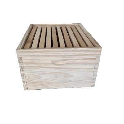 Chine Factory wooden bee hives deep box and super box hive Pine 10 Frame Bee Box à vendre