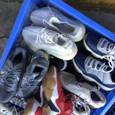 China Chinese Factory Second Hand Shoes Men Children Used Football Shoes for sale