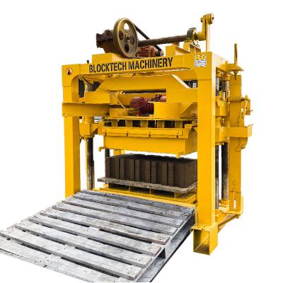 China Mini Hotels Block Making Machine Brick BLOCKTECH QT4-40 Manual Block Machine 450x230x150mm for sale