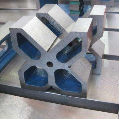 China Cast iron or cast iron factory sells high precision cast iron v-blocks for sale