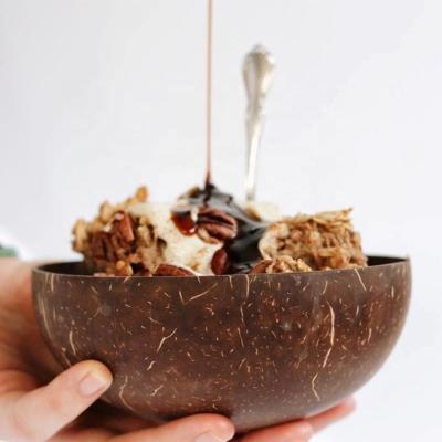 China Wholesale Sustainable Shell Bowl Shells Handmade Natura Coconut Bowll Cut Ice Cream With Logo for sale