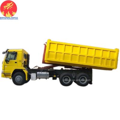 China 18Tons roll arm container garbage truck howo Hooklifter truck for sale 8600X2500X3070 for sale