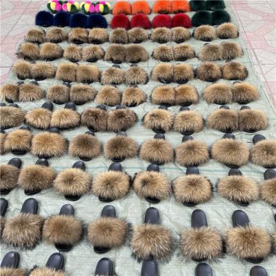 China CUSHIONING real fox fur slides raccoon fur sandals logo 100% custom wholesale fluffy raccoon slides for sale