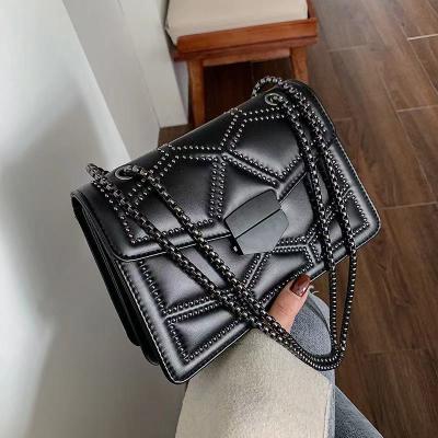 China 2021 Fashion Bags For Women Lady Shoulder Rivet Chain Cross - Body Small Messenger Bag Luxury Handbags for sale