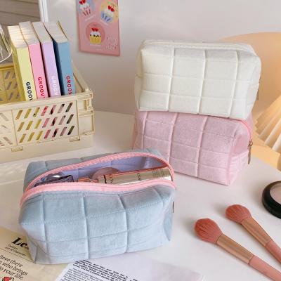 China Custom Made Female Portable Large Capacity Crystal Velvet Travel Letter DIY Velvet Wash Skin Care Product Storage Bag High Level Makeup Crystal Bag for sale