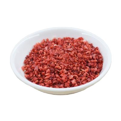 China FD Dry Frozen Dried Strawberry 0.5-2mm Dehydrated Small Frozen Dried Strawberry Pellets for sale