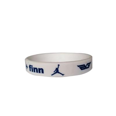 China Eco-Friendly Promotional Custom Logo Silicone Basketball Wristband Silicone Wristband for sale