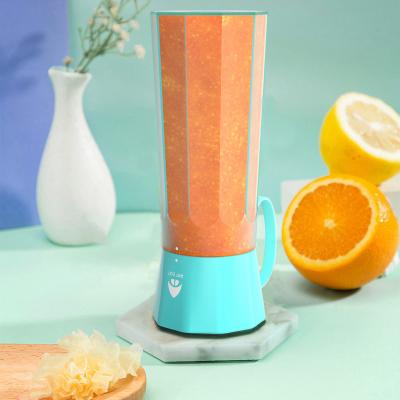 China Mini Car Blender Portable Electric Smoothie Juicer Cup Portable Fruit Blender for sale