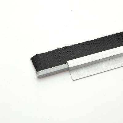 China Best Selling Traditional Lower Metal Back Seals Slatted Door Brushes Strip for sale