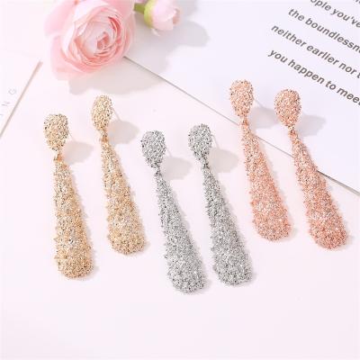 China Hot Selling Elegant Gold Drop Style New Popular Pearl Fashion Earrings Long for sale