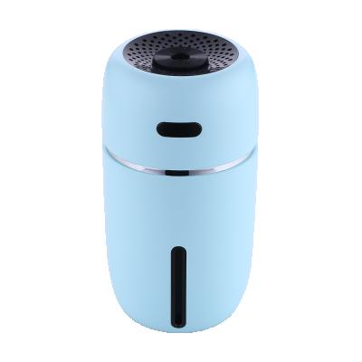 China 2021 Mini Portable Car USB Air Diffuser 200ML Air Humidifier Car Mini for sale