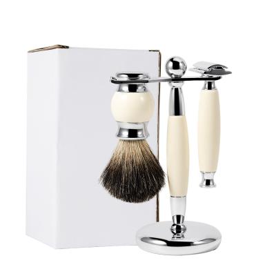 China Durable Custom Men's Cleaning Tool Alloy Shaving Holder+Nag Hair Shaving Brush+Resin White Razor Shaving Set for sale