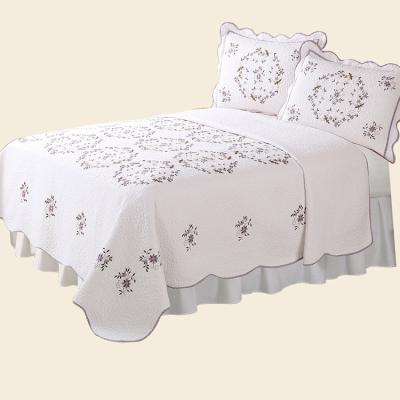 China Home Bedspread Solid Knitted Embroidery Bedspreads Wholesale Cotton Comforters for sale