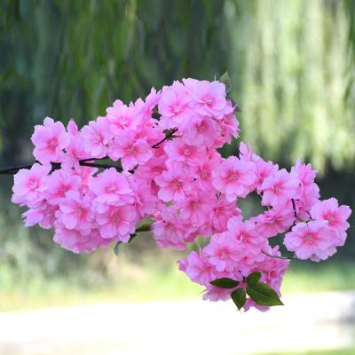 China Wedding Artificial Japanese Cherry Blossom Branch And Decor Wedding Concert Event Cherry Blossoms Artificial Flowers for sale