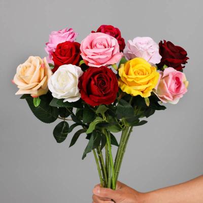 China Wedding Event Concert Flores Artificiales Barato Al Por Mayor Flannel Velvet Single Head Rose Artificial Flowers Bunch For Home Decor for sale