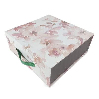 China Recycled Materials Paper Drawer Box With Handle For Cosmetic Product Clothing Shoes Retail Shopping Boxes With Handle for sale