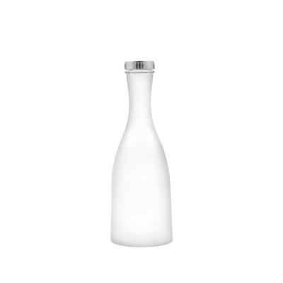 China Beverage 400ml gel color round shape beverage bottle luxury custom empty glass wine bottle with plastic cap for sale