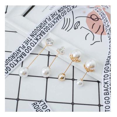 China Wholesale Exquisite Simple Attractive Design Pearl Brooch Pants Waist Pin Large Anti-fade Waist Buckle Belt Change Small Artifact for sale