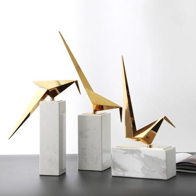 China Minimalist European Luxury Modern Bird Shape Golden Style Home Decoration For Office for sale