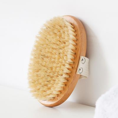 China Sustainable Solid Wooden Hand Holding Hog Bristle Bathing Brush Skin Cleaning Brush for sale