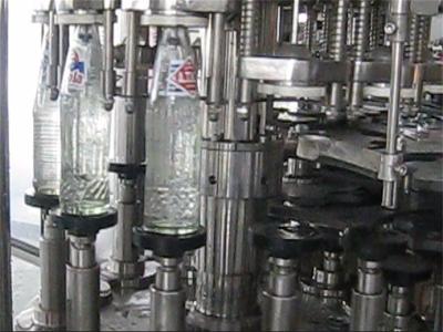 China Máquina de embotellado de cristal del refresco 3000BPH, maquinaria de relleno líquida para la cerveza/el vino en venta