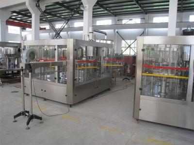 China ACARICIE la máquina de rellenar de la soda automática de la botella para la consumición carbónica/cola en venta