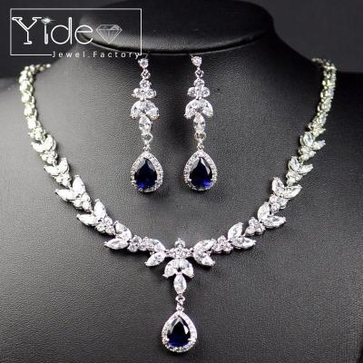 China TRENDY Bridal Jewelry Set Clear Crystal Wedding Jewelry Rose Gold Earrings Necklace for sale