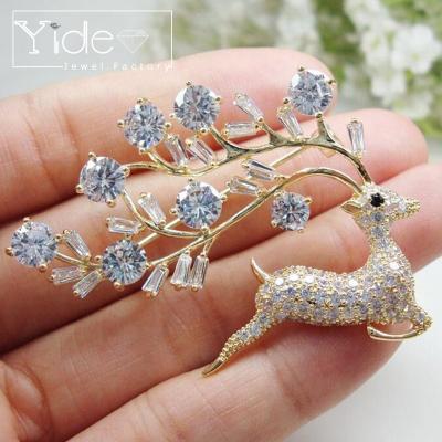 China Beautiful Fashion Christmas Sika Deer Zircon Crystal Woman's Brooches Clear for sale