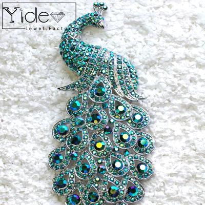 China Animal Brooch Mixed Color Peacock Rhinestone Fashion Jewelry Crystal Brooches for sale