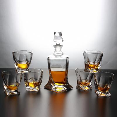 China Quardo Crystal Whiskey Bottle Heavy Rock Cup Whiskey Glasses Set 900ml Brandy Decanters for sale