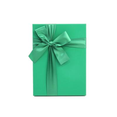 China Recyclable New Design Flat Pack Green Paper Luxury Gift Box With Ribbon Closure for sale