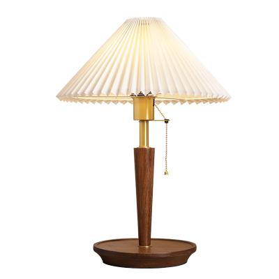 China Traditional Simig Lighting Vintage Retro Antique Wood Pleated Shade Table Lamp For Dining Reading Room Bedroom Bedside Hotel for sale