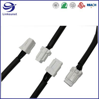 China Conectores hidrófugos, seguros del rectángulo del Alambre-a-alambre de la serie 2.20m m de DF62W para los pequeños espacios para el arnés de cable en venta