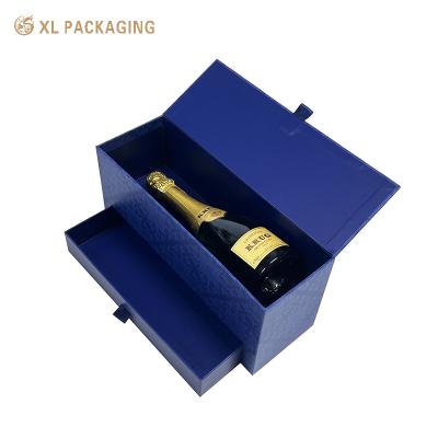 China Caja de embalaje de botellas de vidrio de dos capas Caja de vino de papel personalizada con tapa magnética en venta