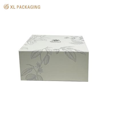 China Cajas de regalo con cierre magnético de peluca para cabello personalizada Mat Blanco Caja de cartón grande con tapa de tapa en venta