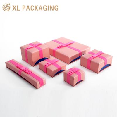 中国 Hard Custom Printing Small Gift Cardboard Drawer Paper Box With Bow for Jewelry Packaging 販売のため