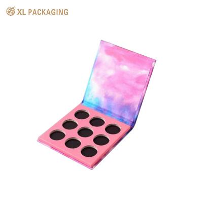 China Magneet sluit make-up cosmetica oogschaduw palet met spiegel goud luxe cosmetica verpakking handgemaakt accepteren Te koop