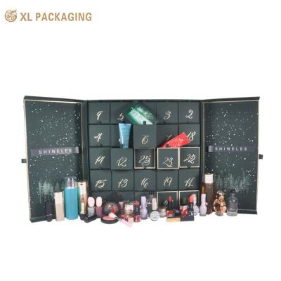 China Caja de calendario de Adviento Cmyk Custom 24 25pcs Año Nuevo Impresión completa para cosméticos cuidado de la piel belleza regalo de Navidad Caja de cajón en venta